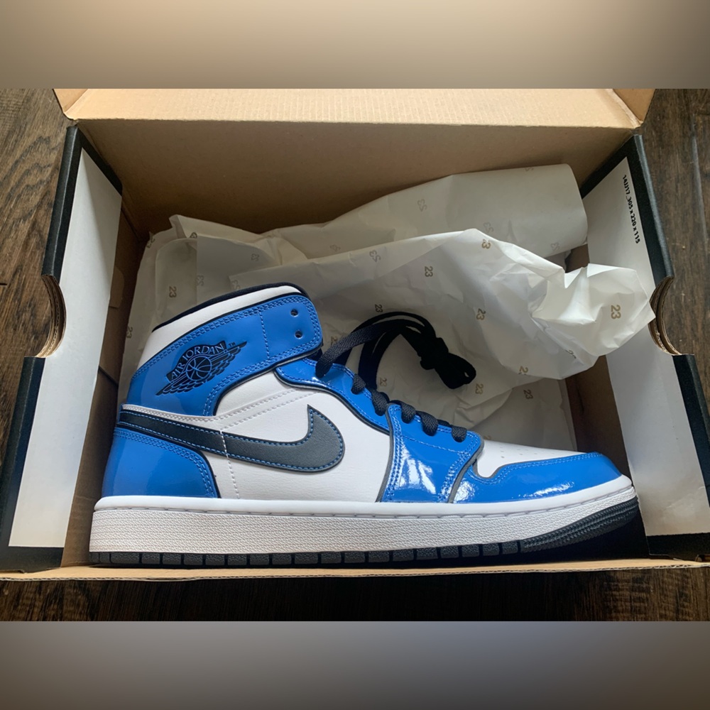 Jordan 1 Mid Signal Blue 9 (PLEASE READ DESCRIPTION)